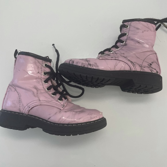 Steve Madden girls marble fashion booties kids pink size 9 thick rubber soul - Picture 1 of 12